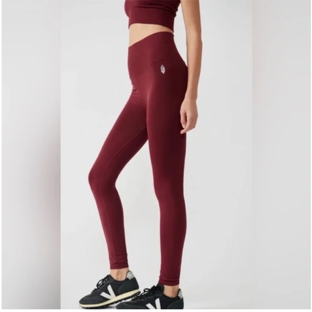 Free People Movement Good Karma Leggings Burgundy Size M/L
